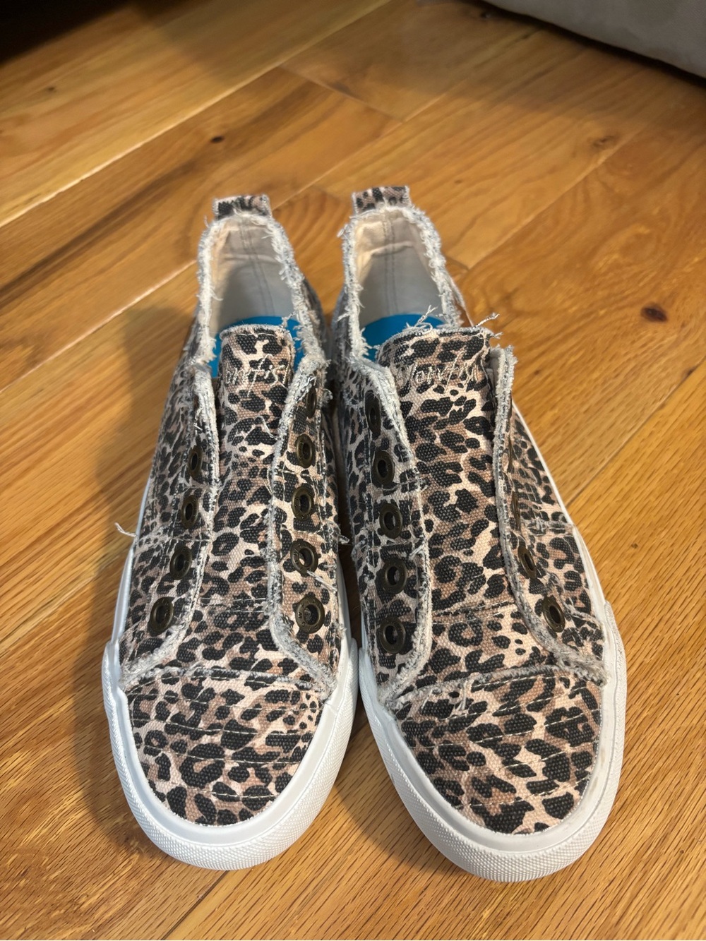 Like New size 7.5 Leopard Print Blowfish Malibu